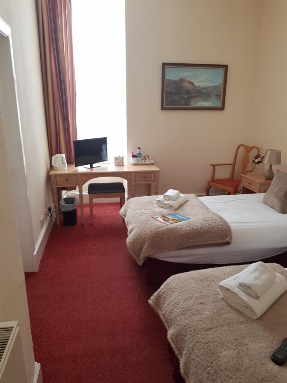 The Royal Hotel Blairgowrie and Rattray Buitenkant foto